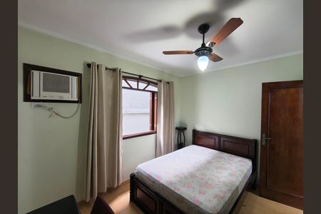 Casa de condomínio à venda com 230m², 4 quartos e 2 vagas