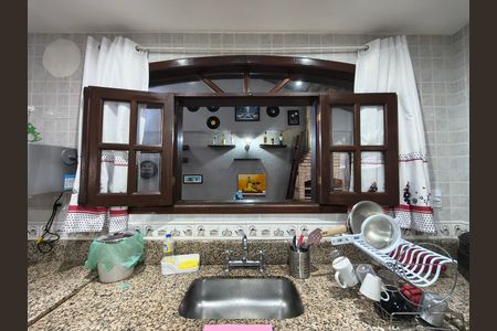 Casa de condomínio à venda com 230m², 4 quartos e 2 vagas