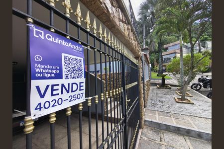 Casa de condomínio à venda com 230m², 4 quartos e 2 vagas