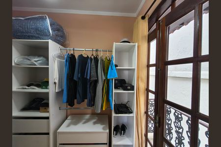 Casa de condomínio à venda com 230m², 4 quartos e 2 vagas