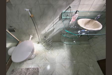 Casa de condomínio à venda com 230m², 4 quartos e 2 vagas