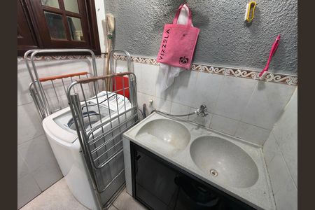 Casa de condomínio à venda com 230m², 4 quartos e 2 vagas