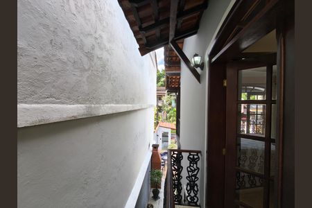 Casa de condomínio à venda com 230m², 4 quartos e 2 vagas