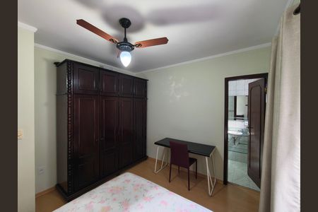 Casa de condomínio à venda com 230m², 4 quartos e 2 vagas