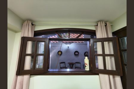 Casa de condomínio à venda com 230m², 4 quartos e 2 vagas