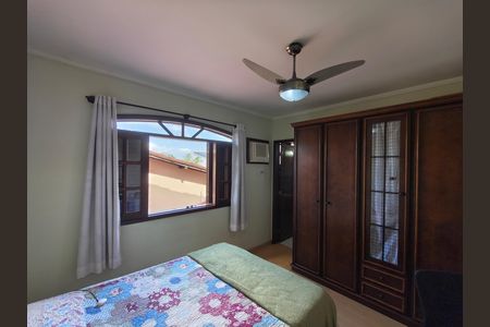 Casa de condomínio à venda com 230m², 4 quartos e 2 vagas