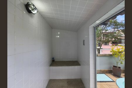 Casa de condomínio à venda com 230m², 4 quartos e 2 vagas