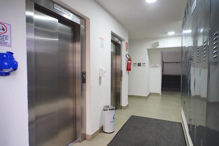 Apartamento para alugar com 50m², 2 quartos e 1 vaga Apartamento para alugar com 50m², 2 quartos e 1 vagaHall de