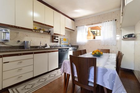Casa à venda com 250m², 3 quartos e 3 vagas Casa à venda com 250m², 3 quartos e 3 vagasCozinha