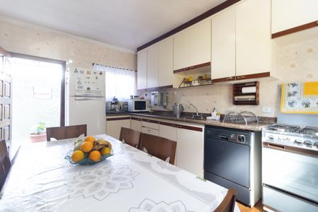 Casa à venda com 250m², 3 quartos e 3 vagas Casa à venda com 250m², 3 quartos e 3 vagasCozinha