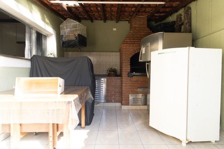 Casa à venda com 250m², 3 quartos e 3 vagas Casa à venda com 250m², 3 quartos e 3 vagasQuintal - Churrasqueira