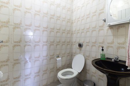 Casa à venda com 250m², 3 quartos e 3 vagas Casa à venda com 250m², 3 quartos e 3 vagasBanheiro Social 2