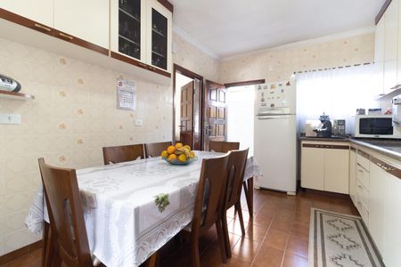 Casa à venda com 250m², 3 quartos e 3 vagas Casa à venda com 250m², 3 quartos e 3 vagasCozinha
