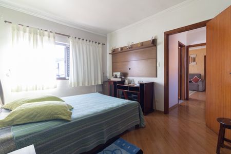 Casa à venda com 250m², 3 quartos e 3 vagas Casa à venda com 250m², 3 quartos e 3 vagasQuarto 3