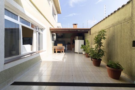 Casa à venda com 250m², 3 quartos e 3 vagas Casa à venda com 250m², 3 quartos e 3 vagasQuintal