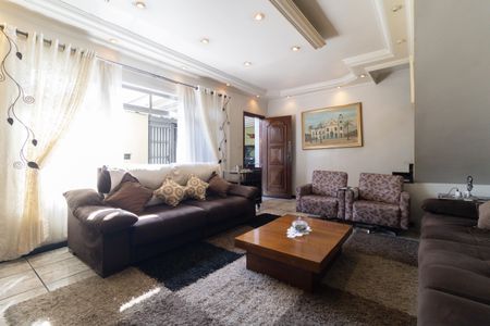 Casa à venda com 250m², 3 quartos e 3 vagas Casa à venda com 250m², 3 quartos e 3 vagasSala