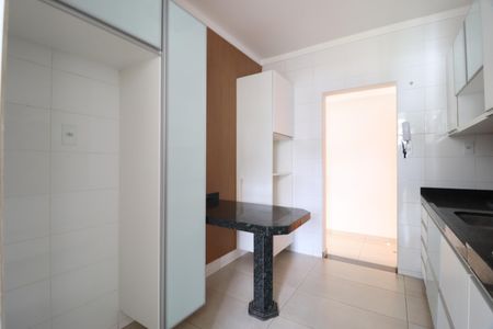Apartamento para alugar com 89m², 2 quartos e 2 vagasCozinha