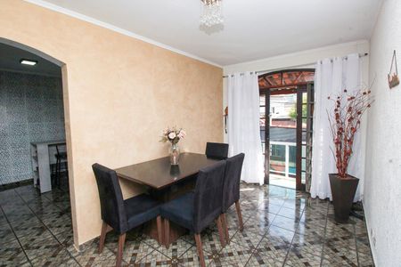 Casa para alugar com 207m², 3 quartos e 3 vagas Casa para alugar com 207m², 3 quartos e 3 vagasSala de Jantar