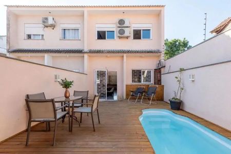 Casa à venda com 3 quartos, 150m² em Jardim Itu, Porto Alegre