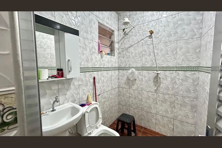 Casa para alugar com 90m², 2 quartos e 1 vaga Casa para alugar com 90m², 2 quartos e 1 vagaBanheiro