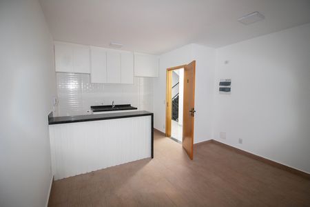 Apartamento para alugar com 48m², 2 quartos e 1 vaga Apartamento para alugar com 48m², 2 quartos e 1 vagaSALA E COZINHA