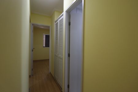 Apartamento para alugar com 69m², 3 quartos e 1 vagaCorredor Quartos