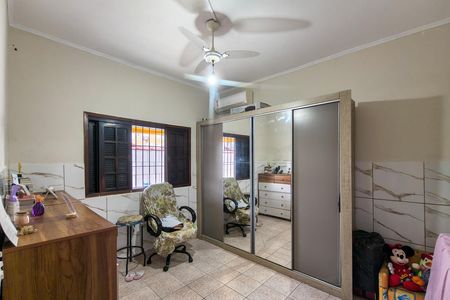 Casa para alugar com 67m², 2 quartos e 2 vagasQuarto 2