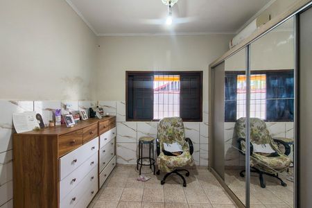 Casa para alugar com 67m², 2 quartos e 2 vagasQuarto 2