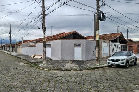 Casa para alugar com 67m², 2 quartos e 2 vagasFachada
