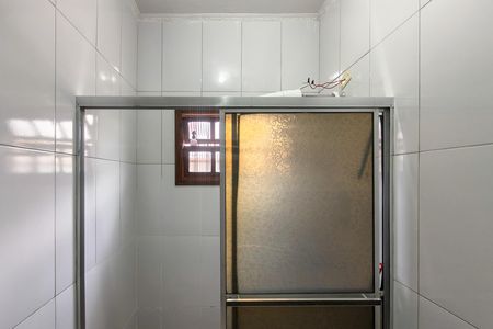 Banheiro de casa para alugar com 2 quartos, 67m² em Maracanã, Praia Grande