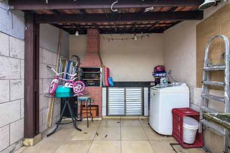 Casa para alugar com 67m², 2 quartos e 2 vagasQuintal