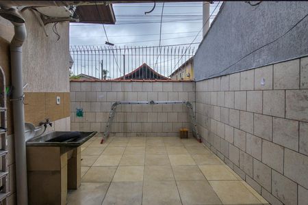Casa para alugar com 67m², 2 quartos e 2 vagasQuintal