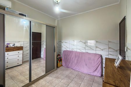 Casa para alugar com 67m², 2 quartos e 2 vagasQuarto 2