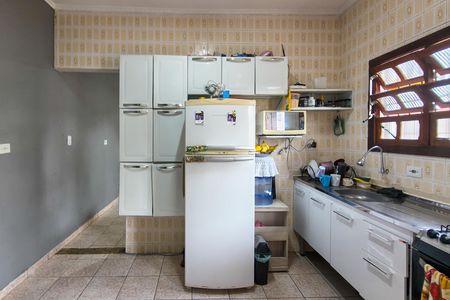 Casa para alugar com 67m², 2 quartos e 2 vagasCozinha 