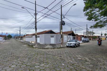 Casa para alugar com 67m², 2 quartos e 2 vagasFachada