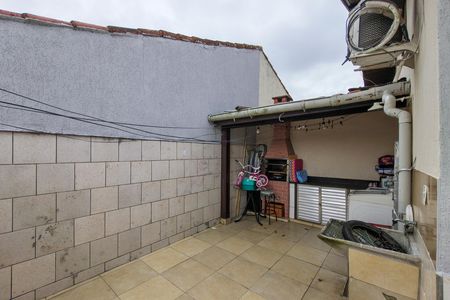Casa para alugar com 67m², 2 quartos e 2 vagasQuintal 