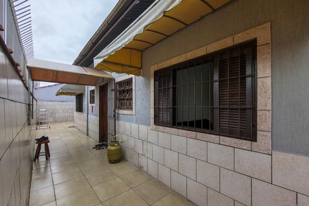 Casa para alugar com 67m², 2 quartos e 2 vagasCorredor 