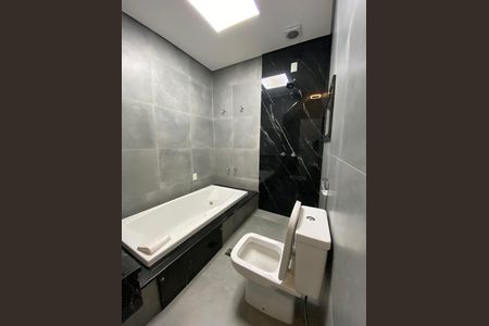 Casa para alugar com 130m², 3 quartos e 2 vagas Casa para alugar com 130m², 3 quartos e 2 vagasBanheiro