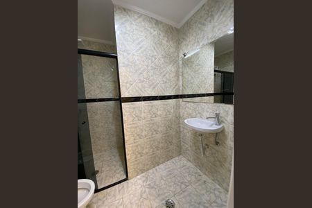 Casa para alugar com 130m², 3 quartos e 2 vagas Casa para alugar com 130m², 3 quartos e 2 vagasBanheiro