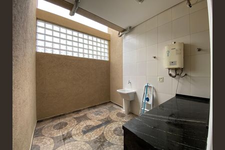 Casa para alugar com 130m², 3 quartos e 2 vagas Casa para alugar com 130m², 3 quartos e 2 vagasÁrea de serviço