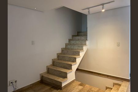 Casa para alugar com 130m², 3 quartos e 2 vagas Casa para alugar com 130m², 3 quartos e 2 vagasSala