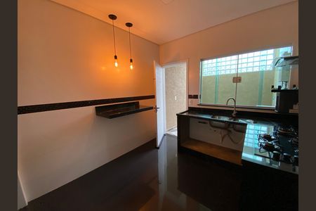 Casa para alugar com 130m², 3 quartos e 2 vagas Casa para alugar com 130m², 3 quartos e 2 vagasCozinha