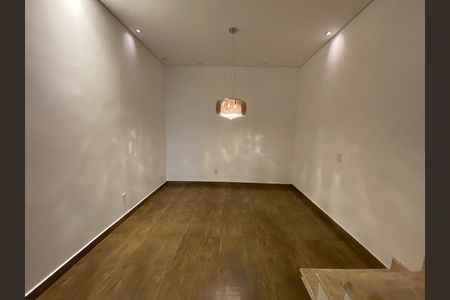 Casa para alugar com 130m², 3 quartos e 2 vagas Casa para alugar com 130m², 3 quartos e 2 vagasSala de Jantar
