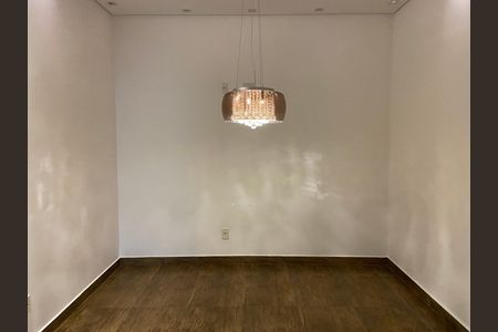 Casa para alugar com 130m², 3 quartos e 2 vagas Casa para alugar com 130m², 3 quartos e 2 vagasSala de Jantar