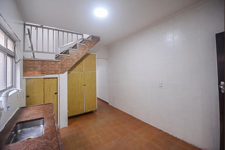Casa à venda com 116m², 2 quartos e 2 vagas Casa à venda com 116m², 2 quartos e 2 vagasCozinha
