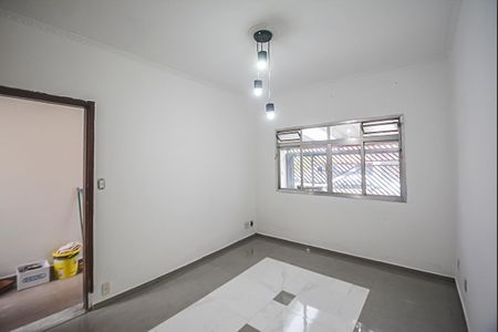 Casa à venda com 116m², 2 quartos e 2 vagas Casa à venda com 116m², 2 quartos e 2 vagasSala