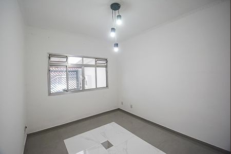 Casa à venda com 116m², 2 quartos e 2 vagas Casa à venda com 116m², 2 quartos e 2 vagasSala