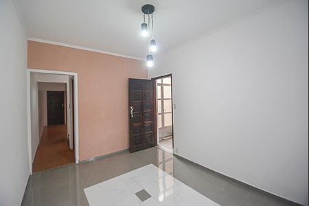 Casa à venda com 116m², 2 quartos e 2 vagas Casa à venda com 116m², 2 quartos e 2 vagasSala