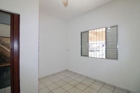 Casa para alugar com 90m², 2 quartos e 1 vaga Casa para alugar com 90m², 2 quartos e 1 vagaQuarto