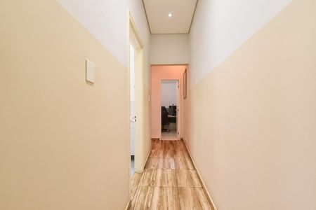 Casa à venda com 100m², 3 quartos e sem vaga Casa à venda com 100m², 3 quartos e sem vagaCorredor